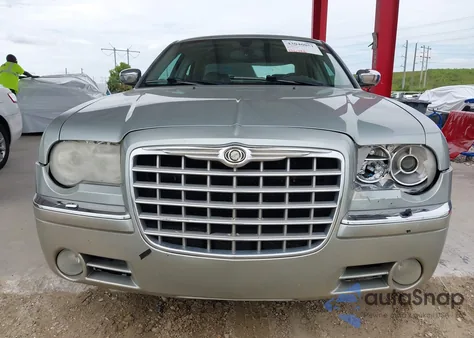 2006 Chrysler 300C z USA, uszkodzony, nr VIN 2C3LA63H46H396442